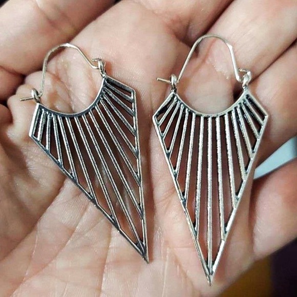 GlitzBlitz Boutique Jewelry - Any 3/$25! Silver Boho Pointed Ear Wire Earrings